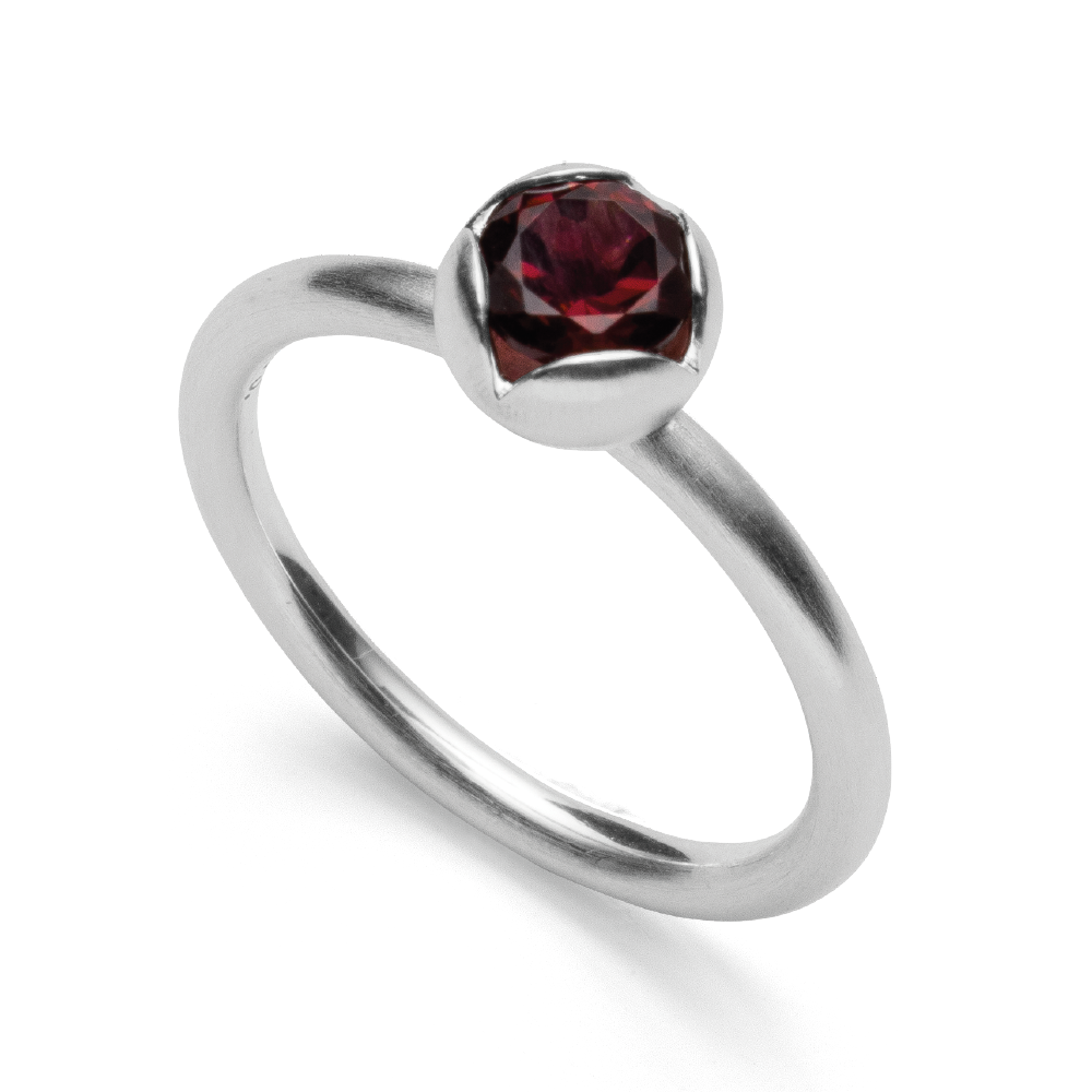 Ring "Luminous Blossom" Sterlingsilber, roter Granat